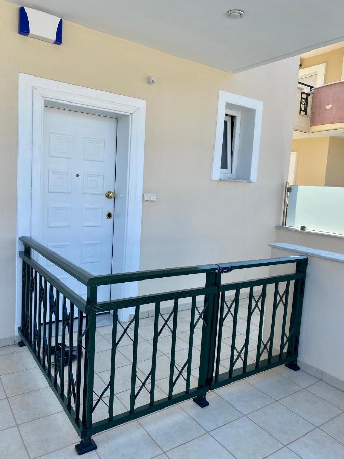 Thea Apartments Nea Iraklitsa Exterior foto